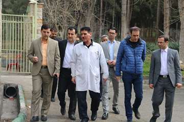 عیادت معاونان دانشگاه در آغاز سال نو از بیماران مرکز روانپزشکی رازی 